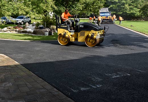 Asphalte condo Saint-Philippe stationnement